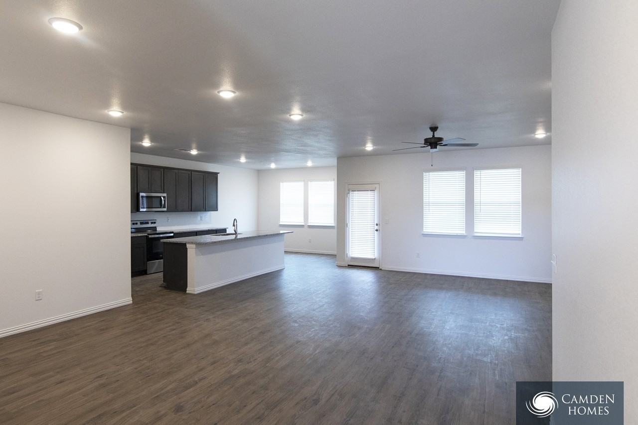 2545 Jax St - Photo 4 of 6