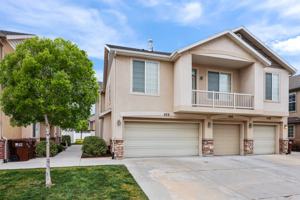 featured image of 452 Kent Dr #1