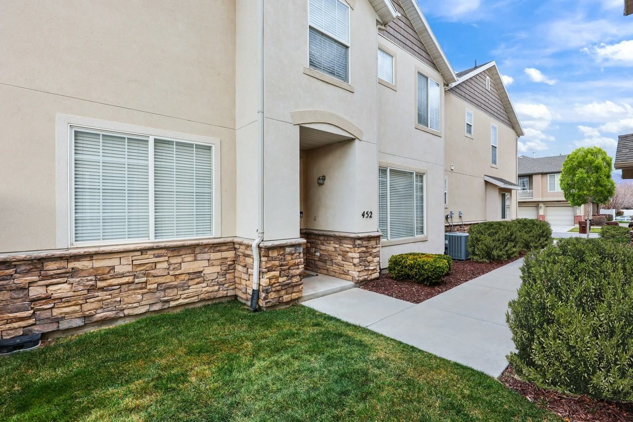 452 Kent Dr #1 - Photo 2 of 38