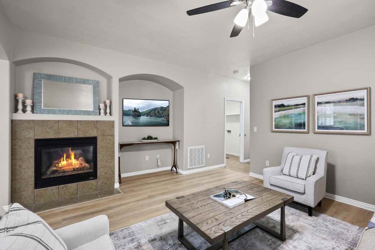 452 Kent Dr #1 - Photo 4 of 38