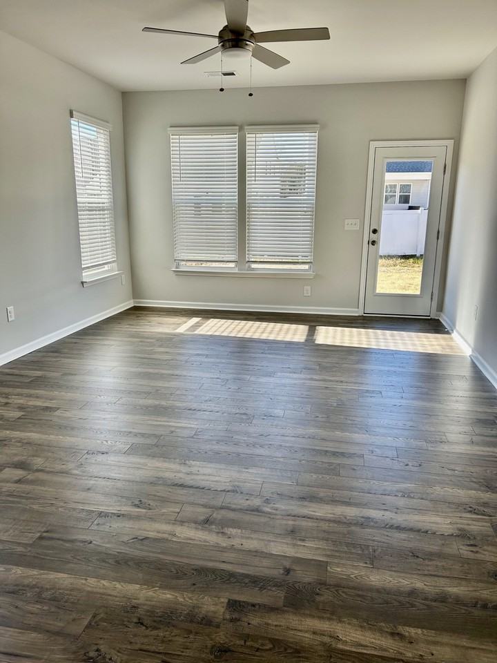 12 Eugenia Duke Ct #1 - Photo 3 of 32