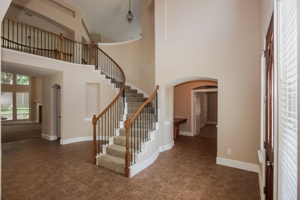 3405 Marymount Dr - Photo 2 of 13