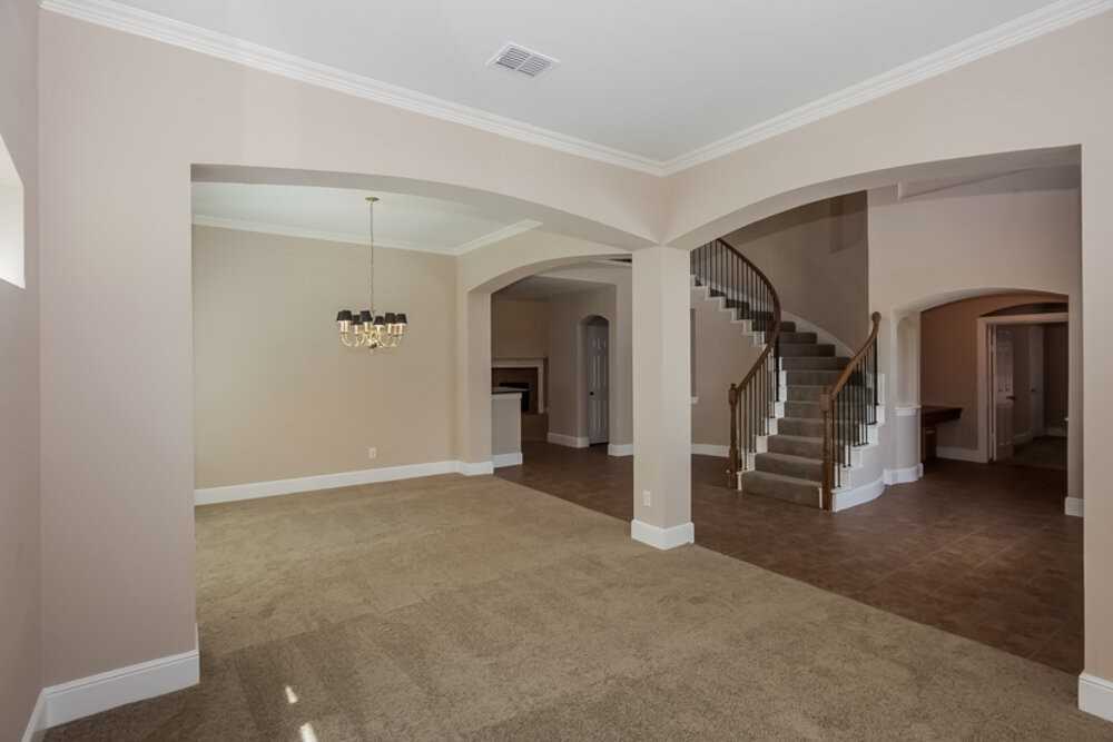 3405 Marymount Dr - Photo 4 of 13