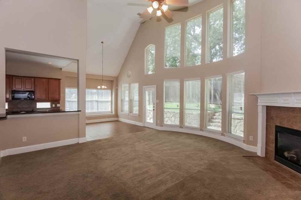 3405 Marymount Dr - Photo 5 of 13