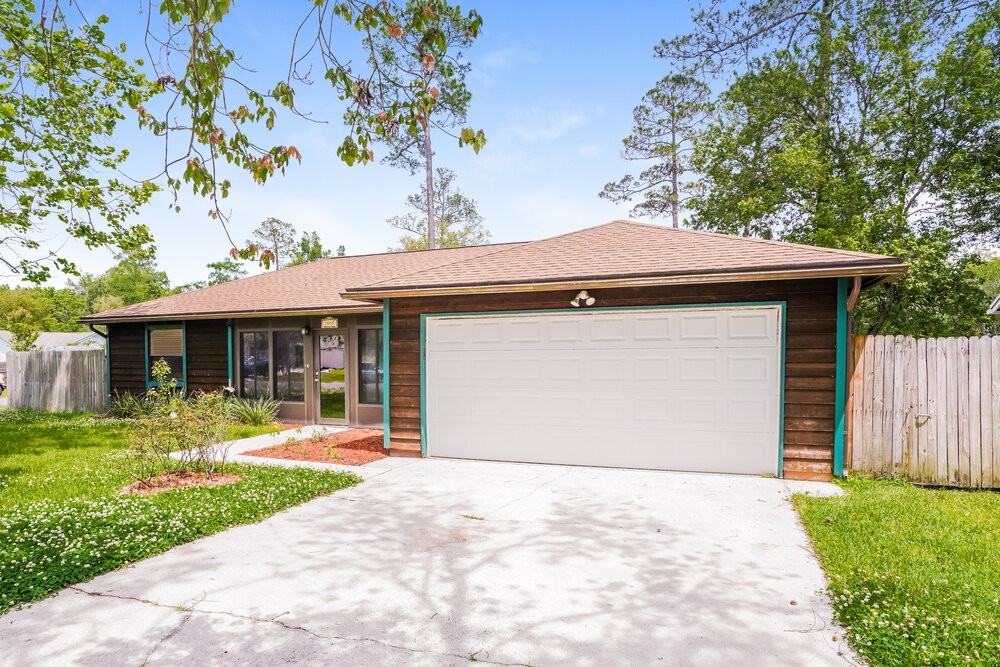 1855 Sherwood Dr - Photo 3 of 16