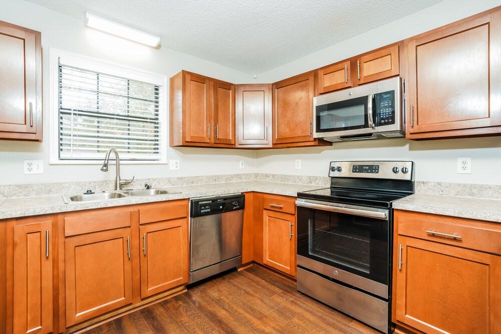 1855 Sherwood Dr - Photo 7 of 16