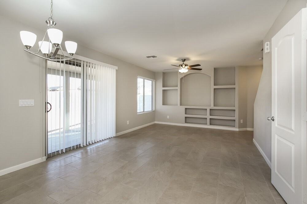 11704 W Mauna Loa Ln - Photo 6 of 17