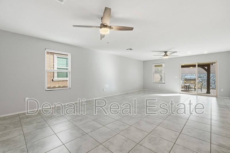 8559 W Pelican Pl - Photo 3 of 26