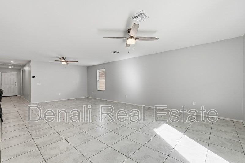 8559 W Pelican Pl - Photo 5 of 26