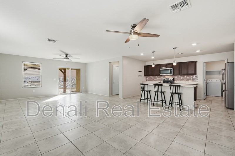 8559 W Pelican Pl - Photo 6 of 26