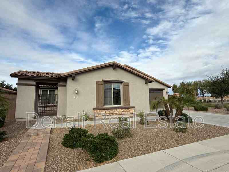 2472 E Mead Dr - Photo 2 of 40