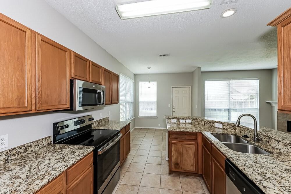 3000 Vicksburg Ln - Photo 7 of 17