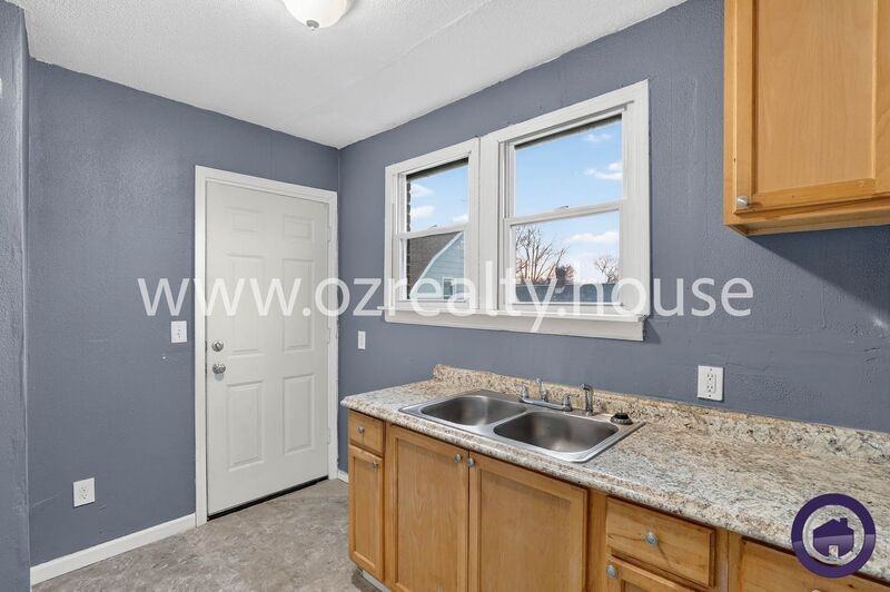 416 Maumee Ave #D - Photo 7 of 18