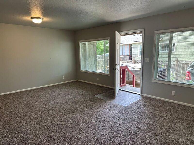 350 Wilkie St - Photo 2 of 11