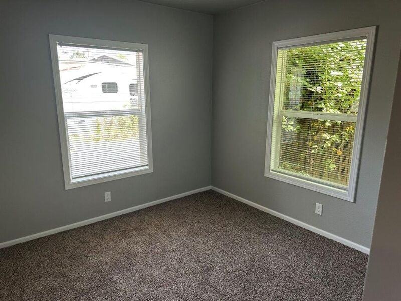 350 Wilkie St - Photo 4 of 11