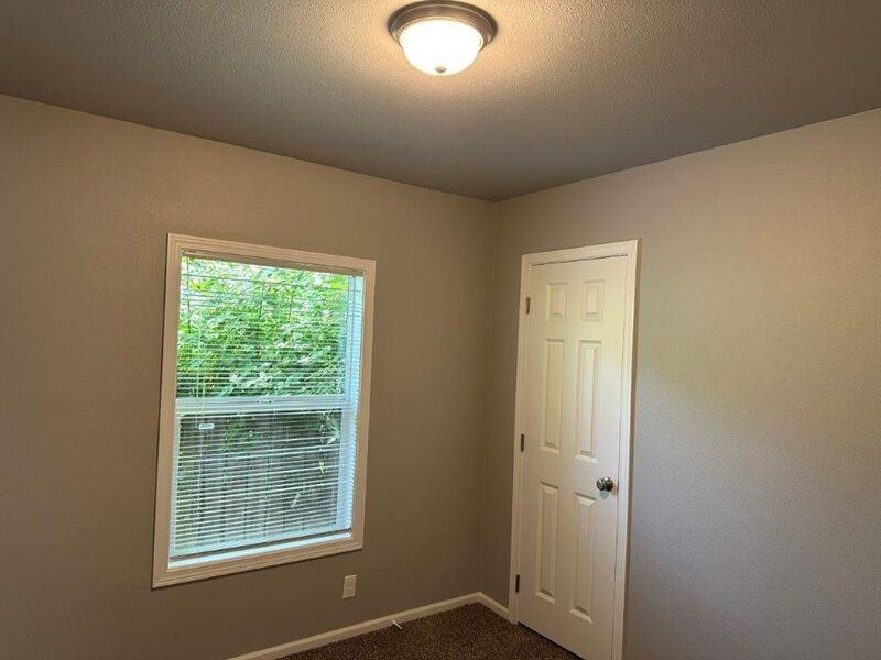 350 Wilkie St - Photo 5 of 11