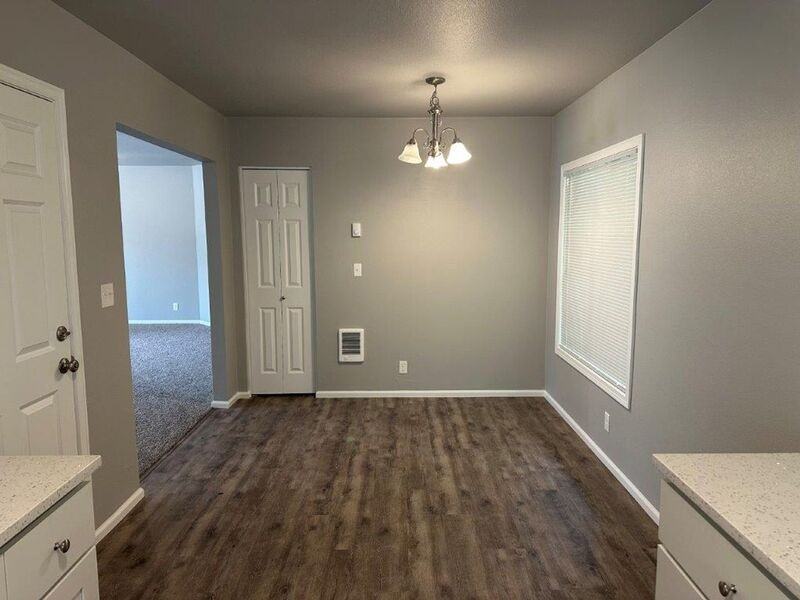 350 Wilkie St - Photo 6 of 11