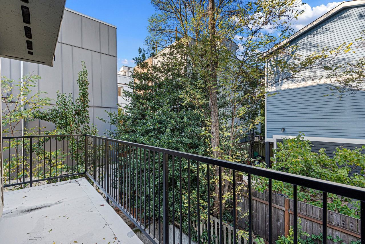 2010 S Main St #304 - Photo 5 of 7