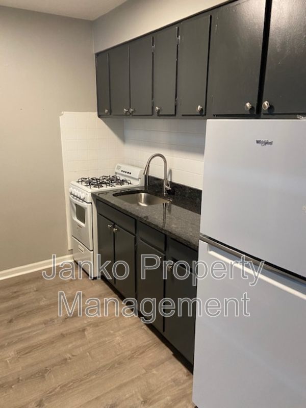 3341 Commercial Ave #24 - Photo 2 of 6