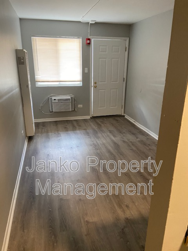 3341 Commercial Ave #24 - Photo 3 of 6