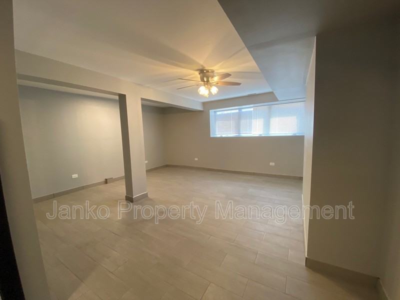 5700 S Wabash Ave - Photo 3 of 11