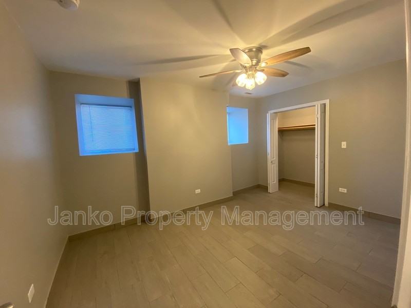 5700 S Wabash Ave - Photo 7 of 11