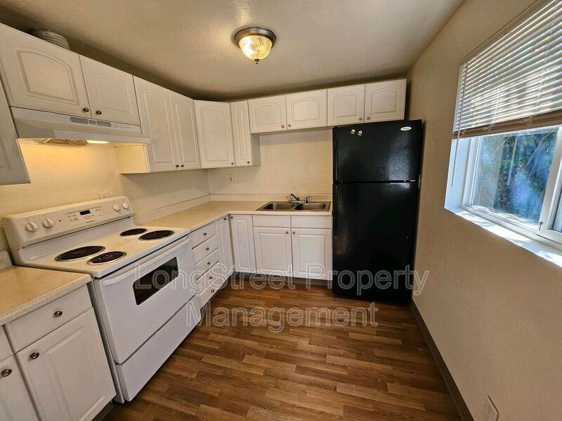 4553 Ne 105th Ave #2 - Photo 3 of 19