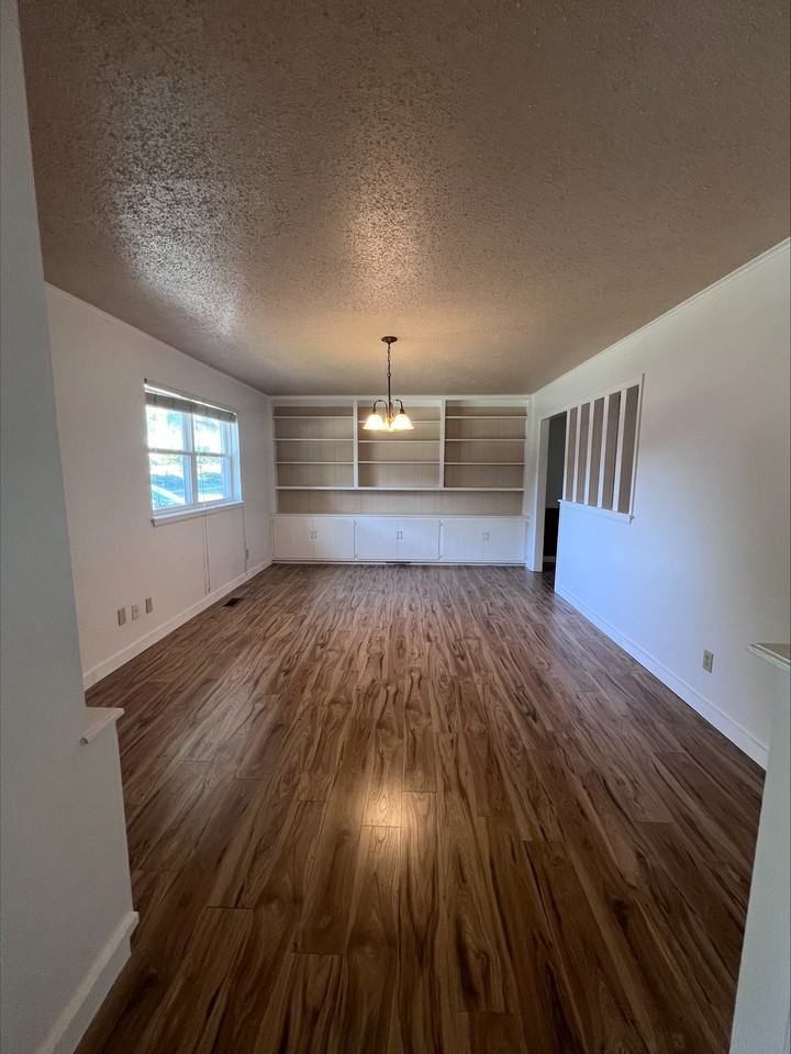 735 Nw 5th St #1 - Photo 5 of 25