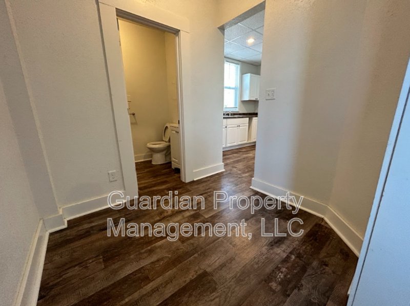 108 N Buchanan St #3 - Photo 4 of 14