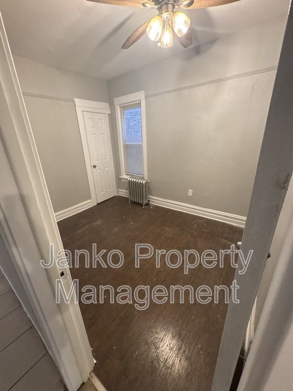 7132 S Ingleside Ave #2 - Photo 3 of 8