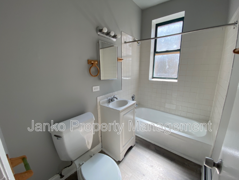 5647 W Washington Blvd #3 - Photo 7 of 8