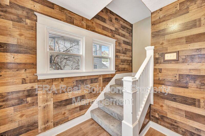 2241 Hannaford Ave - Photo 5 of 27