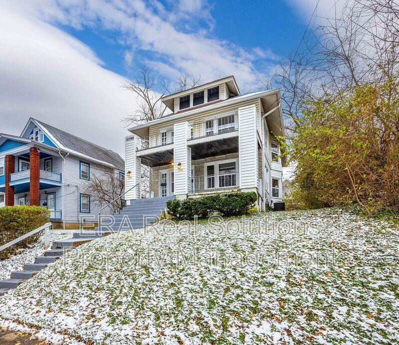 2243 Hannaford Ave - Photo 4 of 35