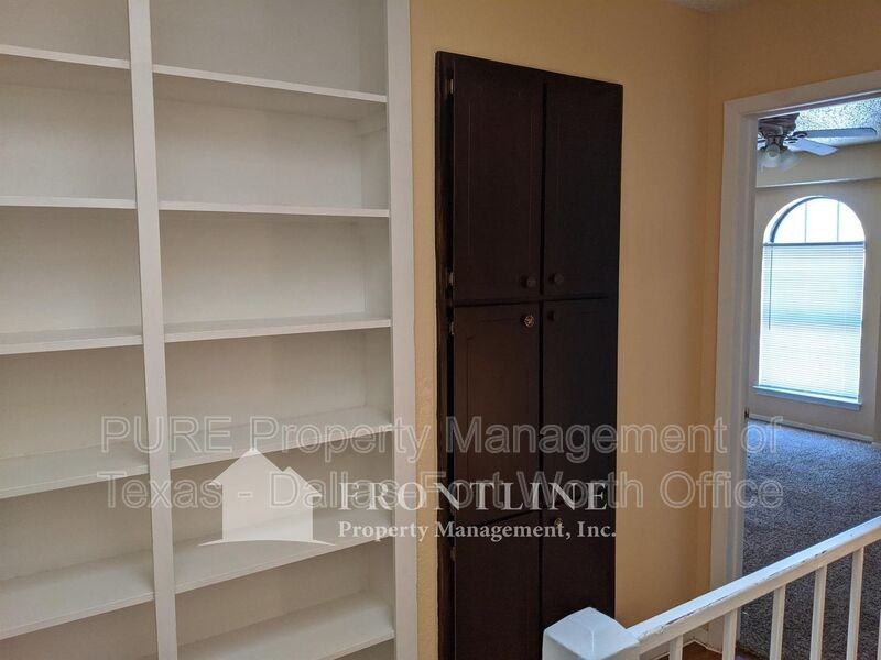 938 Southmoor Dr - Photo 5 of 20