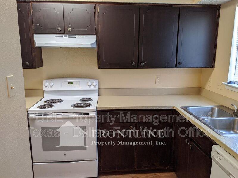 938 Southmoor Dr - Photo 7 of 20