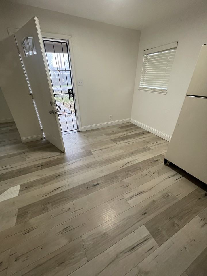 5804 Riverside Dr Frnt - Photo 2 of 17