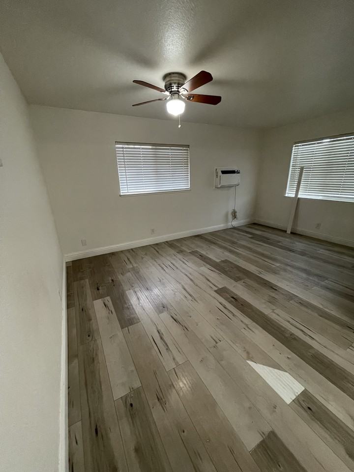 5804 Riverside Dr Frnt - Photo 3 of 17