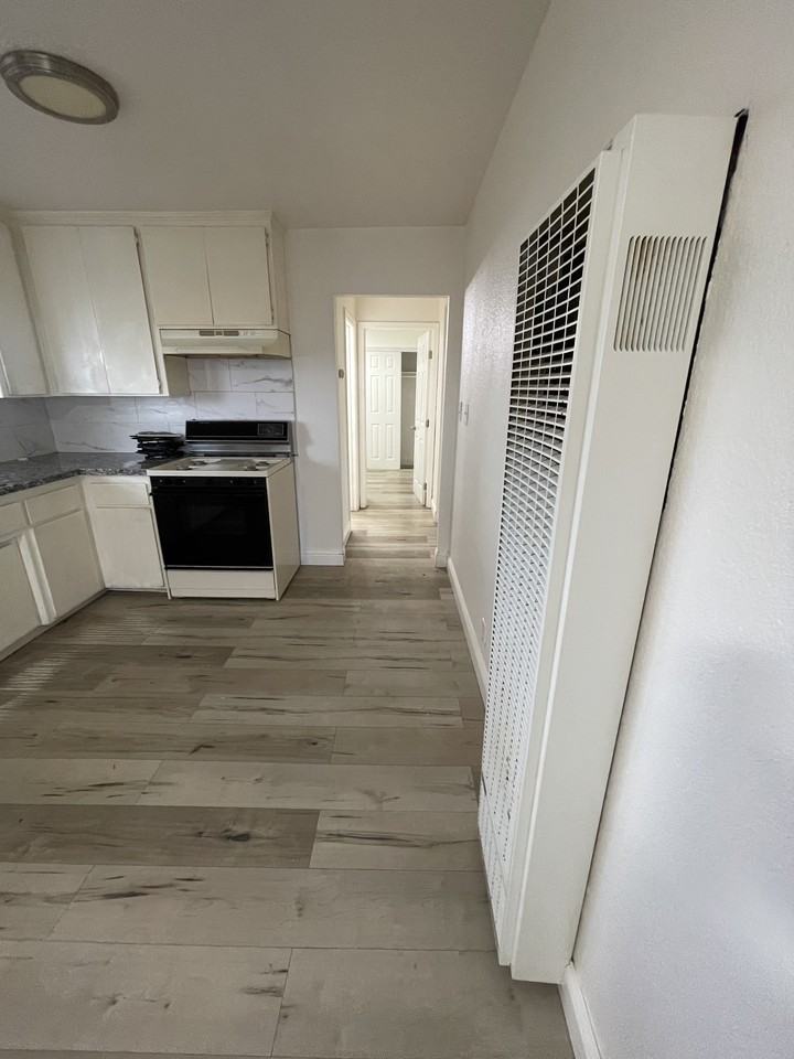 5804 Riverside Dr Frnt - Photo 6 of 17