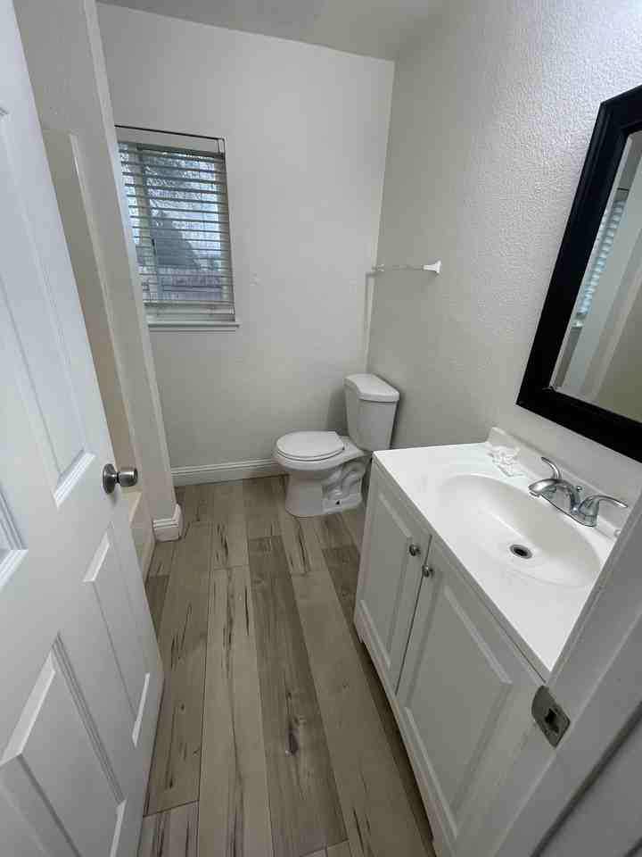5804 Riverside Dr Frnt - Photo 7 of 17