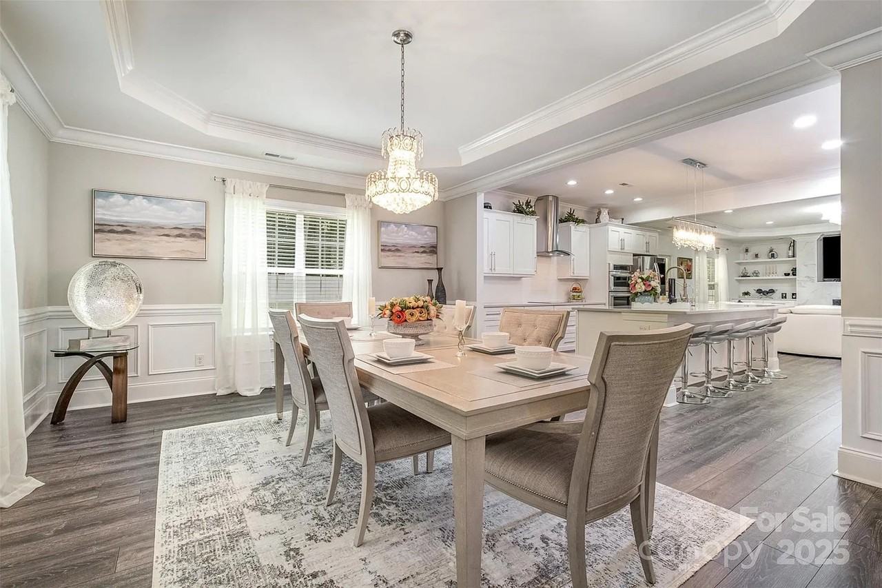 8418 Knollwood Cir - Photo 7 of 30