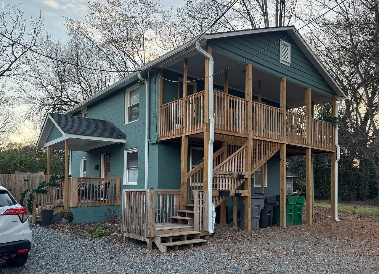 1032 Charles Ave - Photo 2 of 14