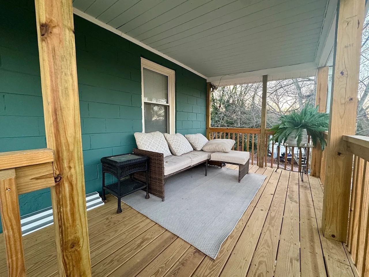 1032 Charles Ave - Photo 3 of 14