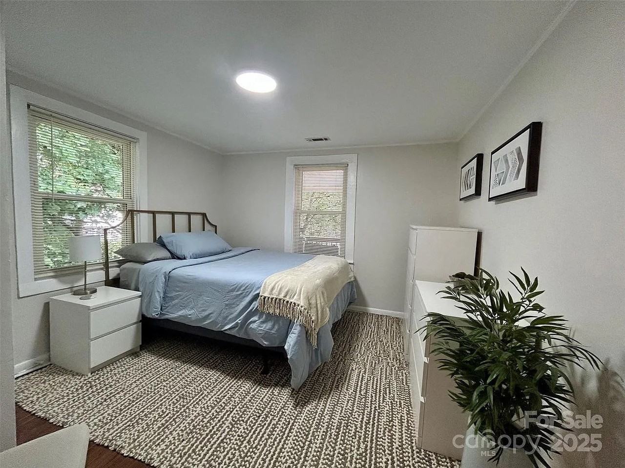 1032 Charles Ave - Photo 6 of 14