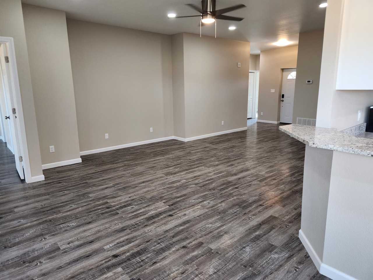 2703 S Onyx Dr #1 - Photo 2 of 8