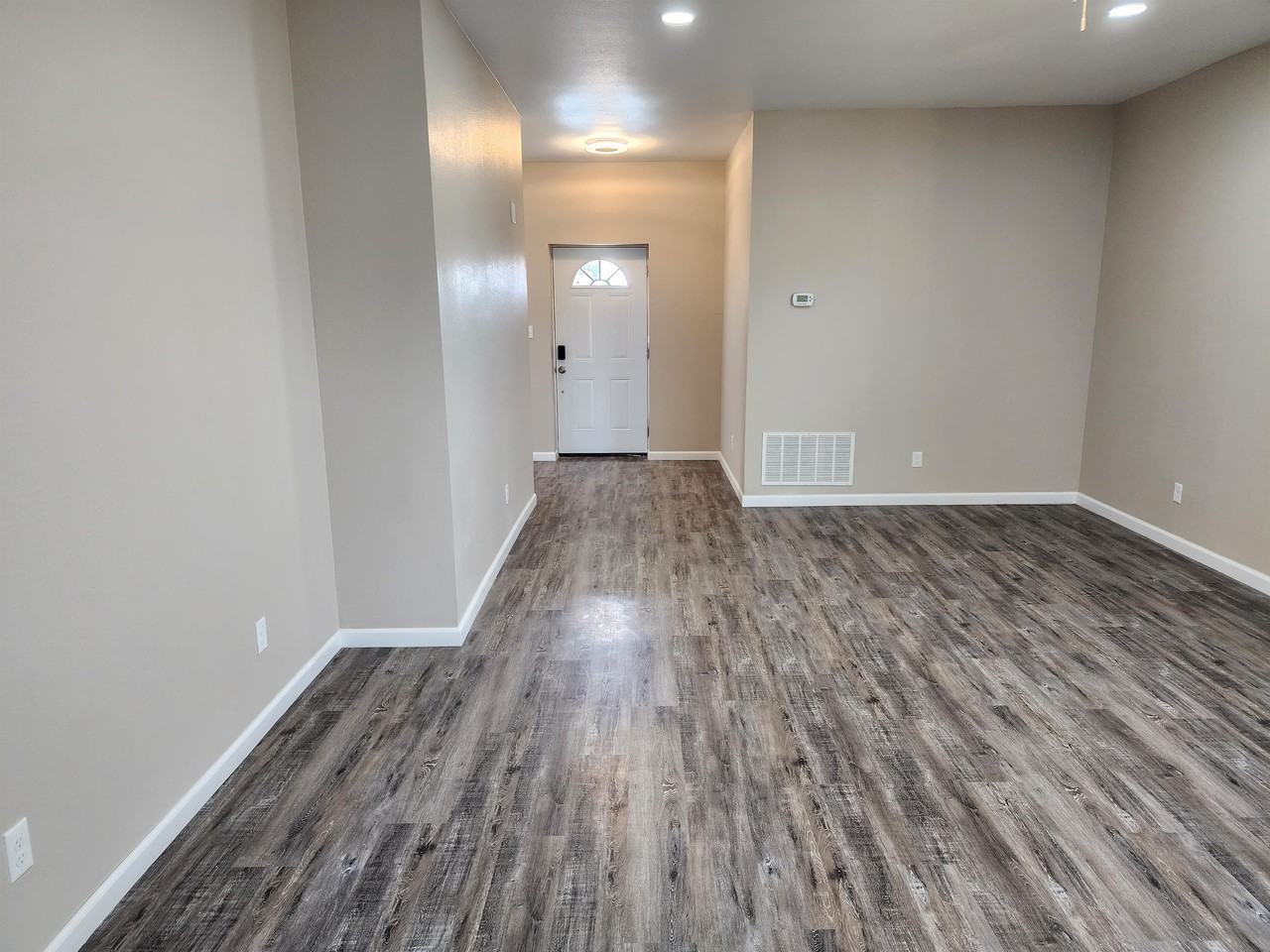 2703 S Onyx Dr #1 - Photo 5 of 8