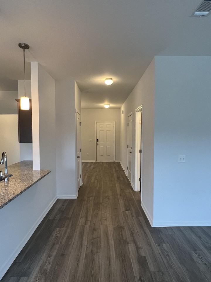 19 Avondale Dr Ne #1 - Photo 5 of 42