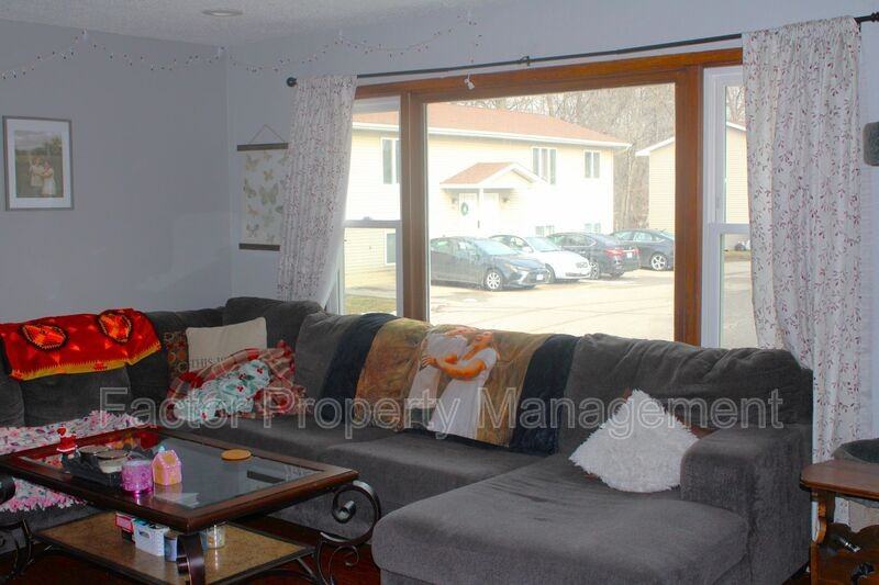 144 Balcerzak Dr - Photo 3 of 11