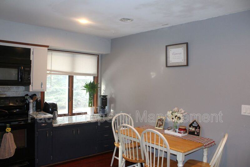 144 Balcerzak Dr - Photo 5 of 11