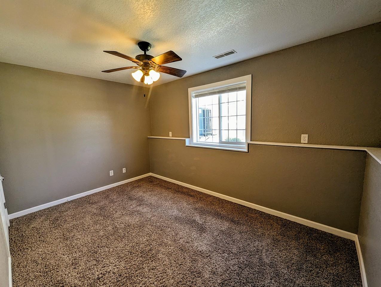 1319 B Ave W #25 - Photo 7 of 22