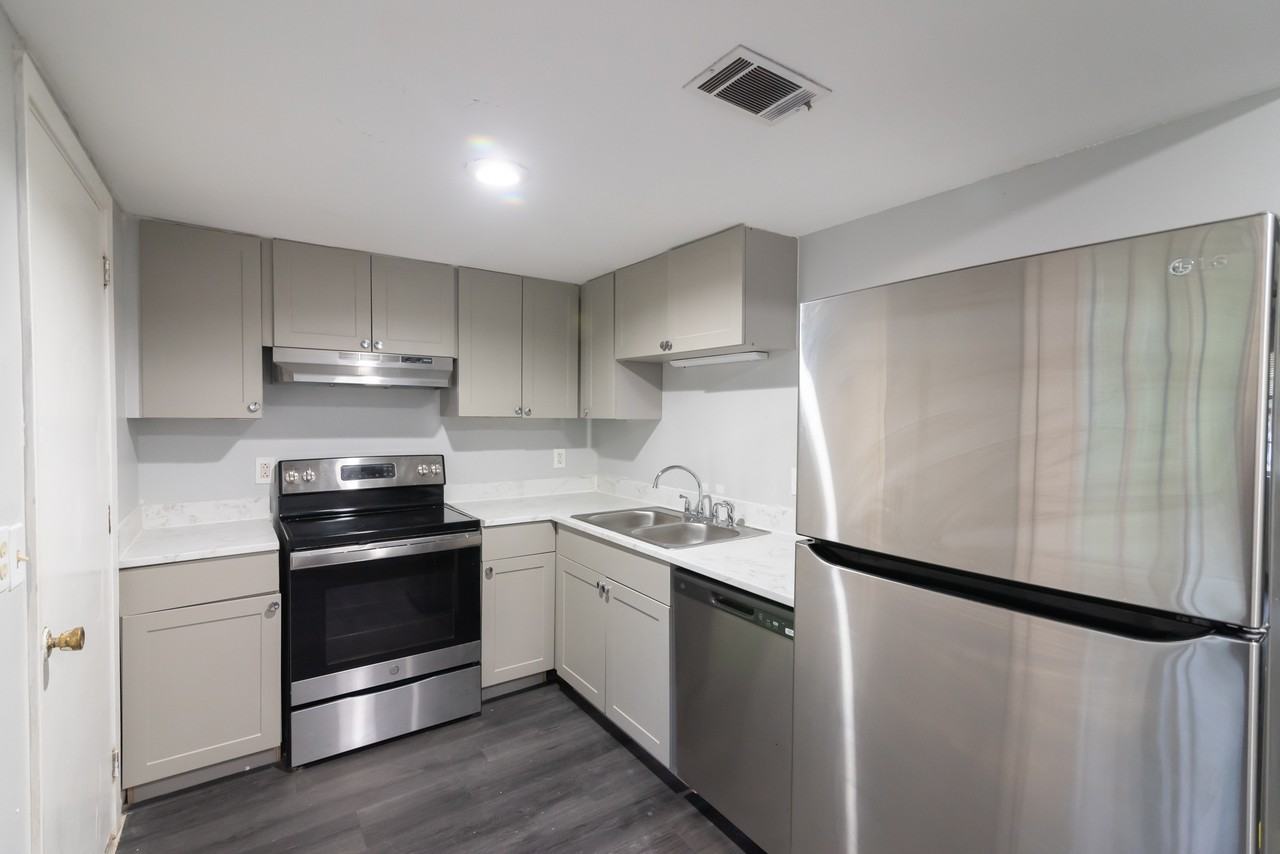 2437 Ramblewood Ct #1 - Photo 6 of 18